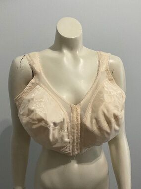 Playtex nude shade  bra,44DDD.